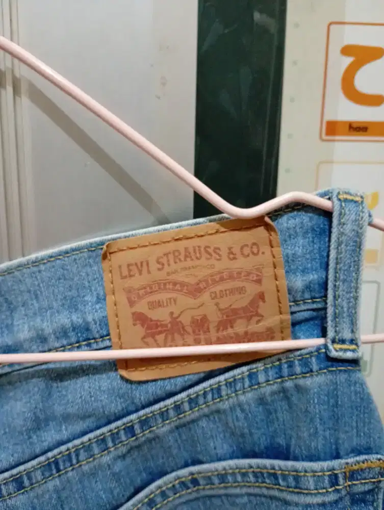 Levis Jeans High Rise Boyfriend size 29 (P92cmxL34cm)