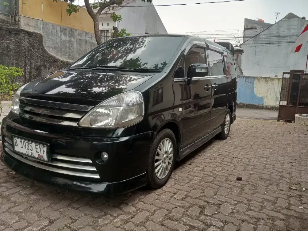 Nissan Serena 2012 Bensin