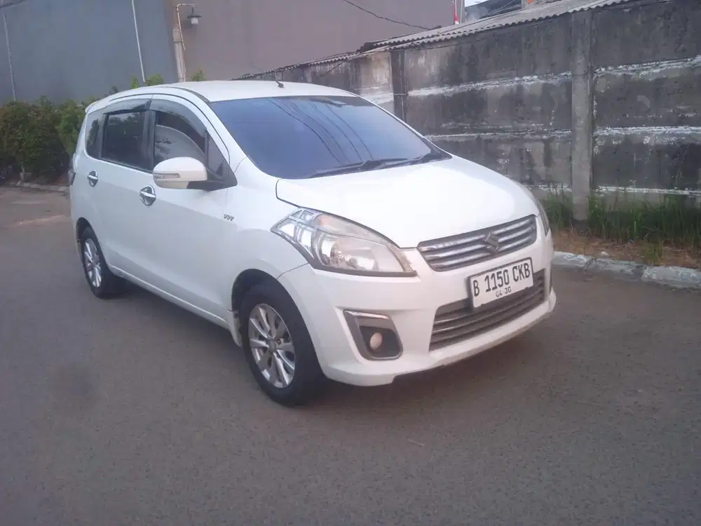 Ertiga GL Manual 2013 putih UMR masookk