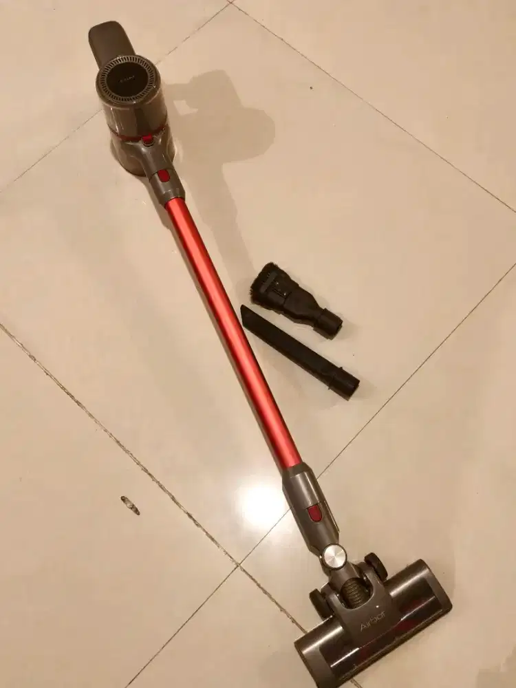 Cordless vacum by Airbot