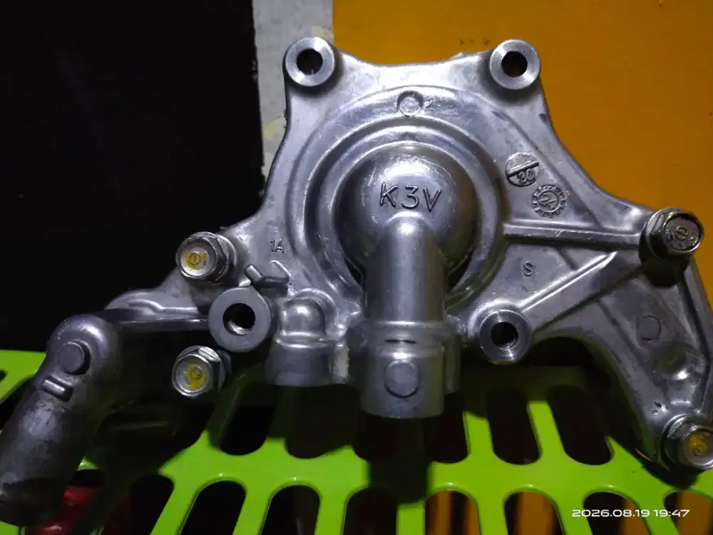 Water pump  Vario 160 original ( kosongan )