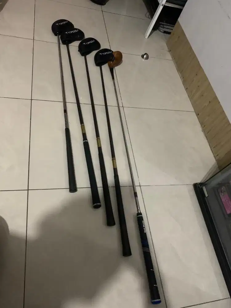 Di jual stick golf & atas nya.