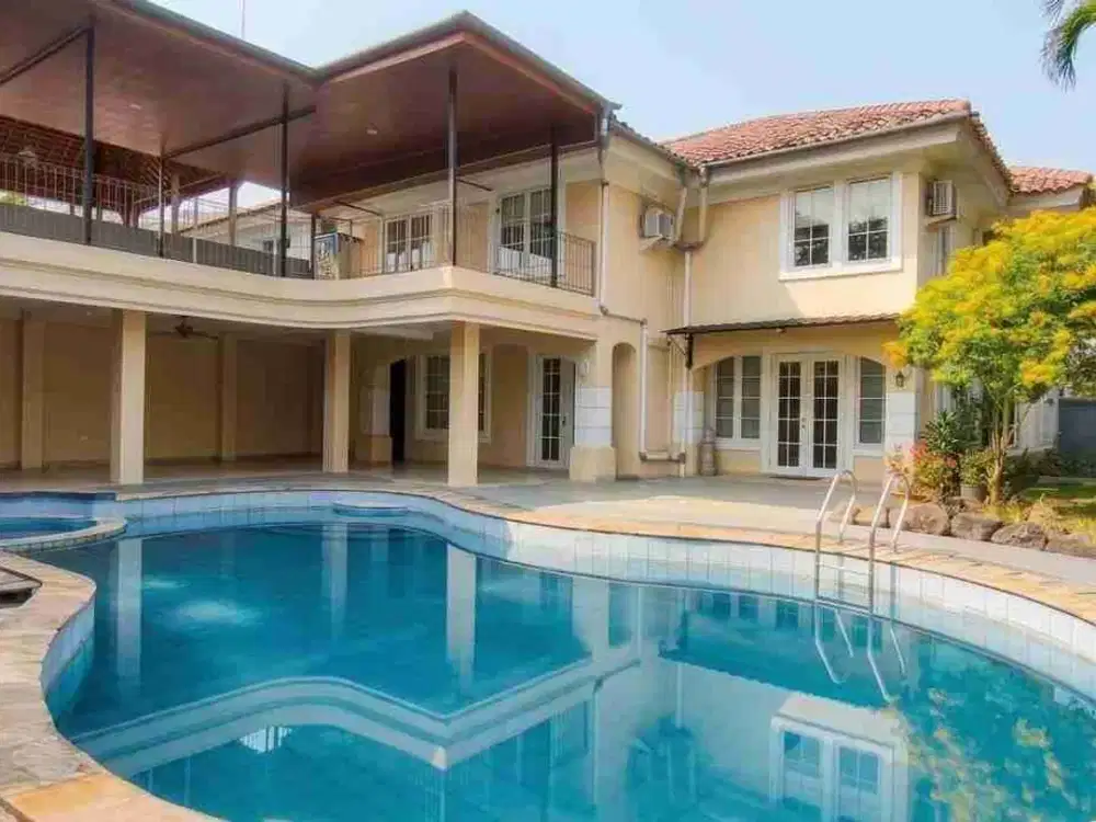 Disewakan Rumah Mewah Mediterania Siap Huni, 2 lantai di Sentul City, Bogor