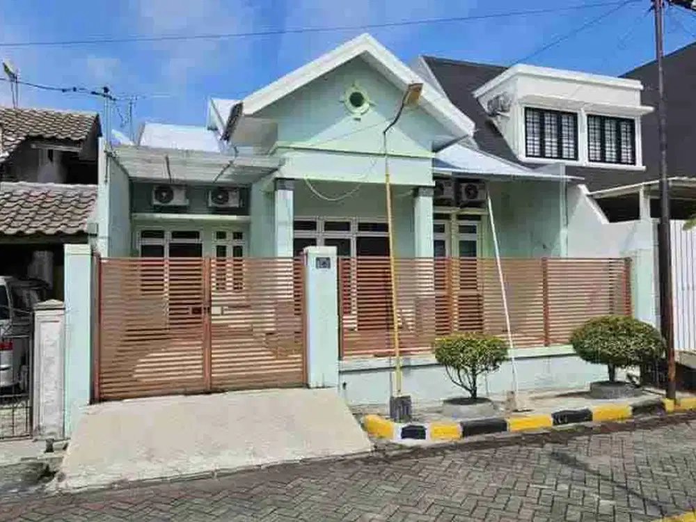 DIJUAL RUMAH LUAS DAN NYAMAN LOKASI STRATEGIS DI RUNGKUT MAPAN TENGAH