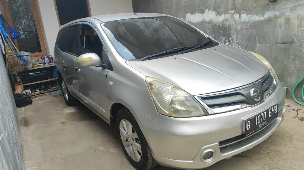 Nissan Grand livina 2011 Bensin