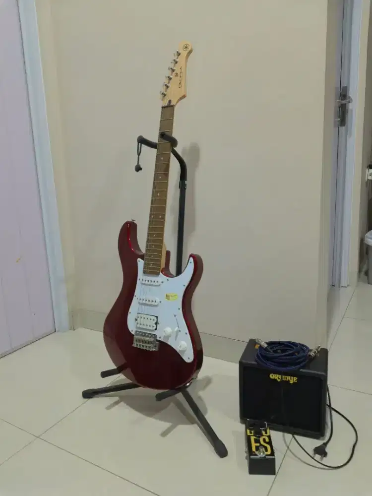 Gitar Listrik Yamaha Pacifica PAC112J