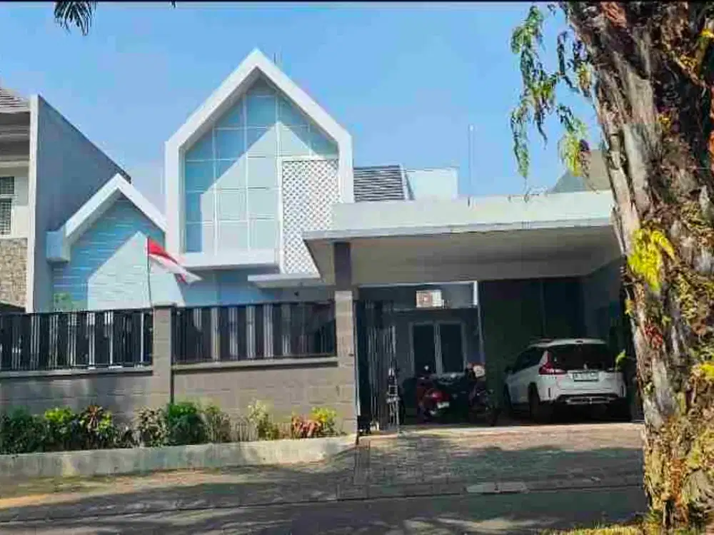 rumah mewah murah araya di jalan kembar di nieuw indie malang kota samping resto KDS, taman indie dekat binus, RS persada dan mall araya