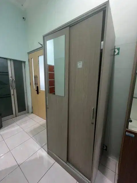 Lemari Sliding Kayu