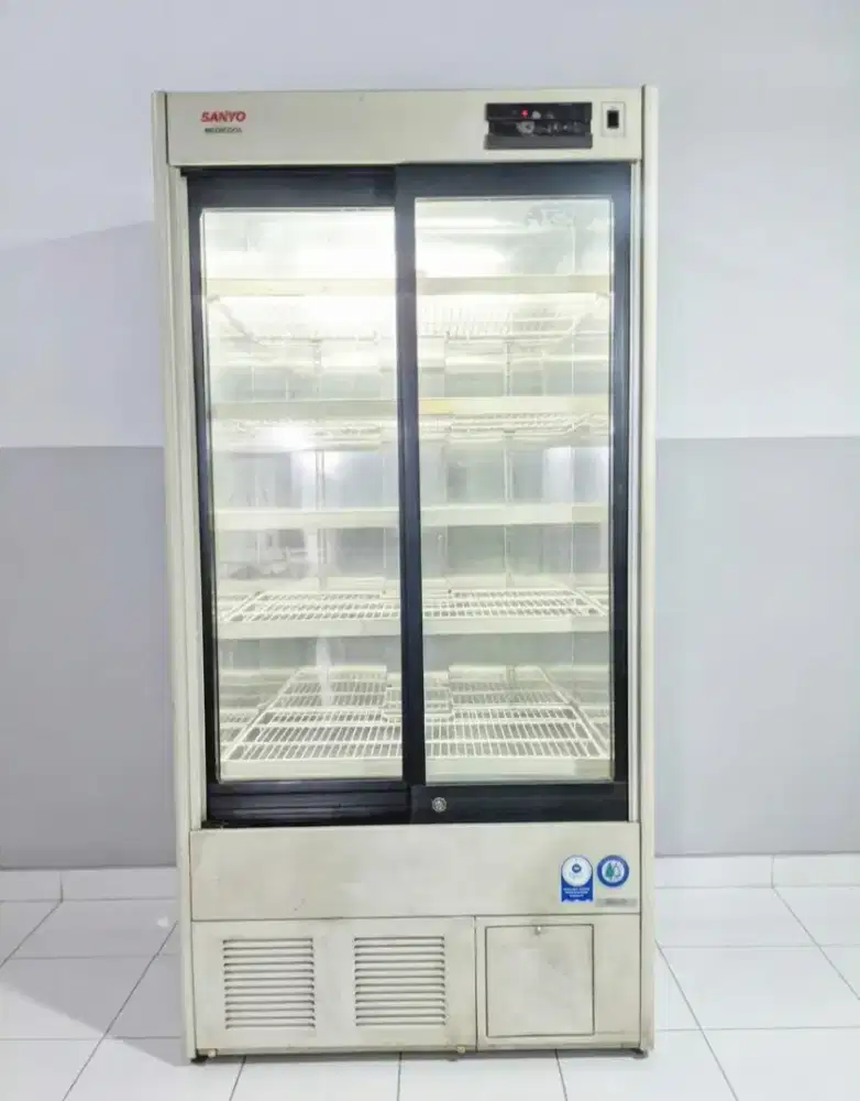 SHOWCASE SANYO 513L ORI SIAP PAKAI