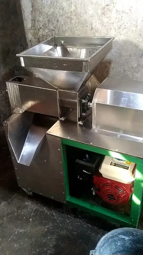 Mesin pemeras santan A22