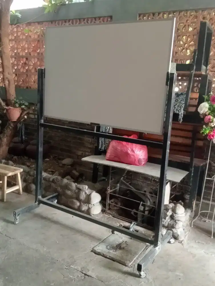papan tulis p 1.2m bekas mulus