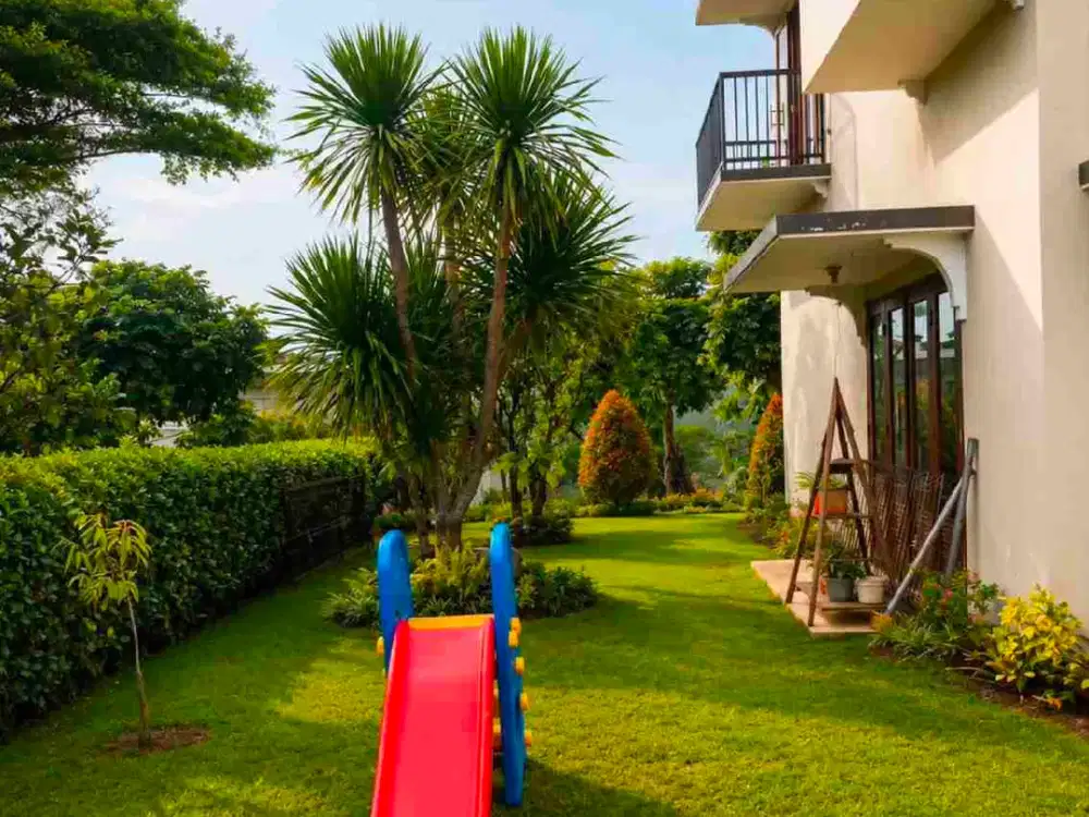 rumah mewah 2 lt di jalan utama perum green hills depan perumahan ada hotel el, lokasi di jalan kembar dekat arah batu, malang kota dan jalan tol. BU SEGERA