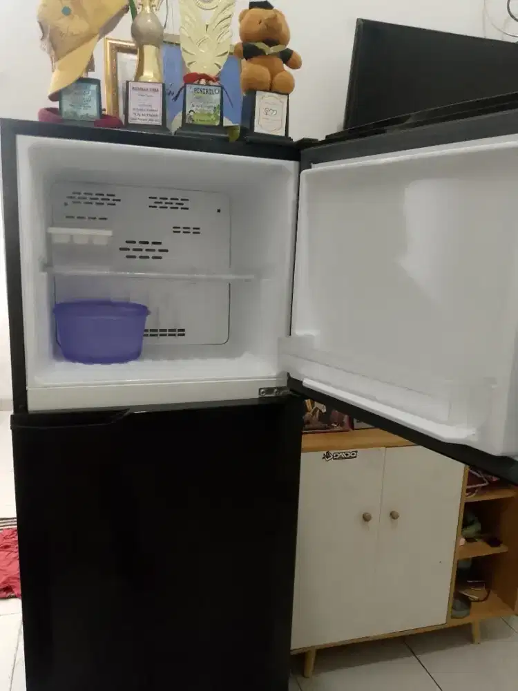 Di jual ajh kulkas pintu 2