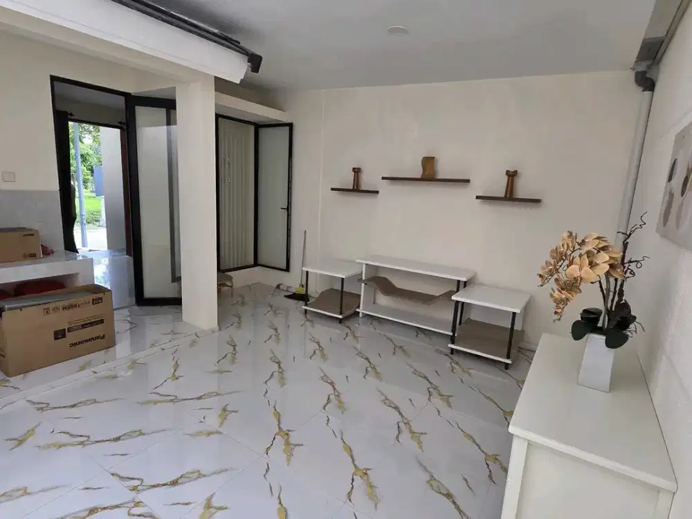 Dijual Rumah Baru Gress Northwest Hill 2LT 2KT LT55m Semi Furnish Dekat Universitas Ciputra Citraland Utara Surabaya Barat