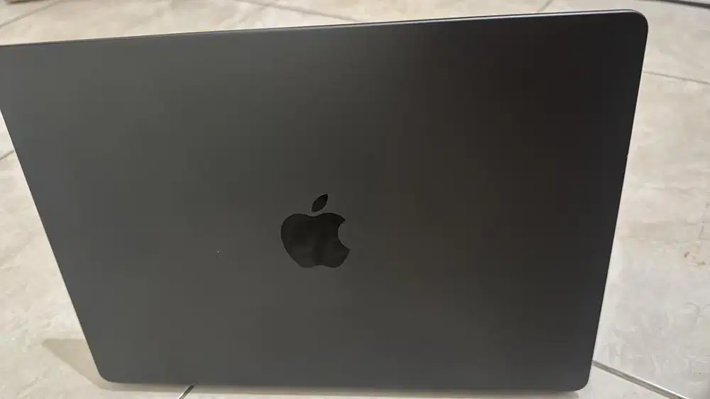 macbook pro m5 16gb 1T
