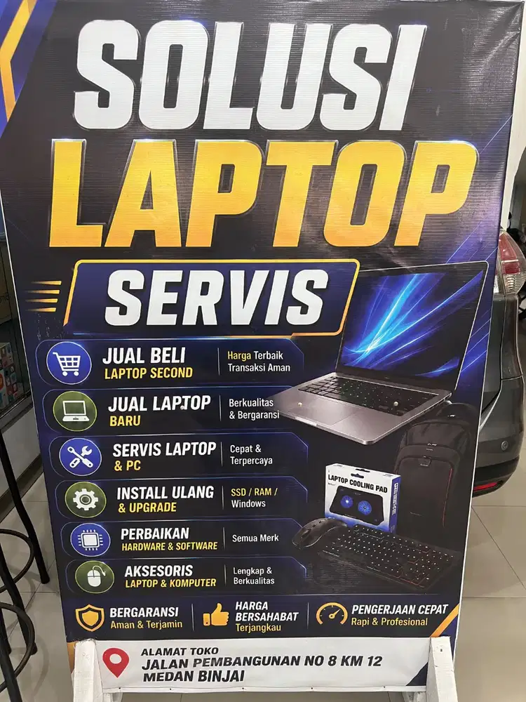 Teknisi laptop atau komputer