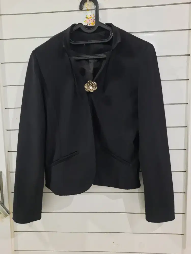 Blazer hitam tangan panjang