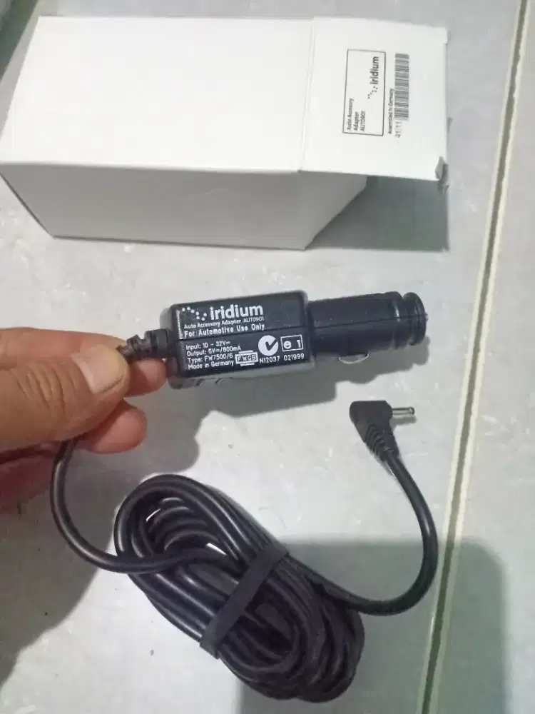 Adaptor charger mobil  telepon  satelit iridium original germany