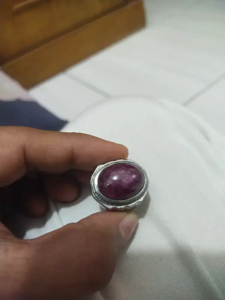 Batu permata Ruby Star natural