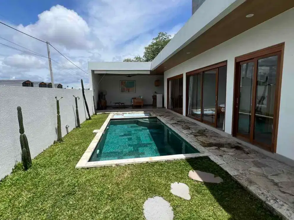 Disewakan villa 2 Kamar Lokasi Strategis Di Area Seminyak