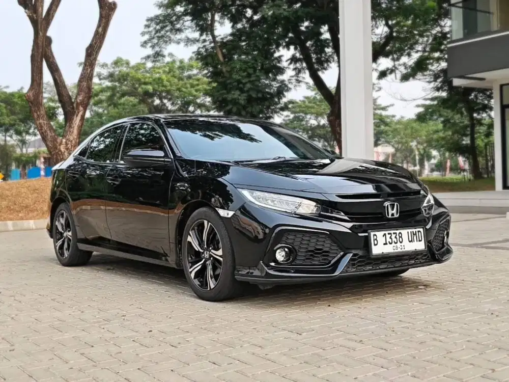 Civic 1.5 RS HB AT 2019 Low KM Pajak Panjang Mulus Siap Pakai
