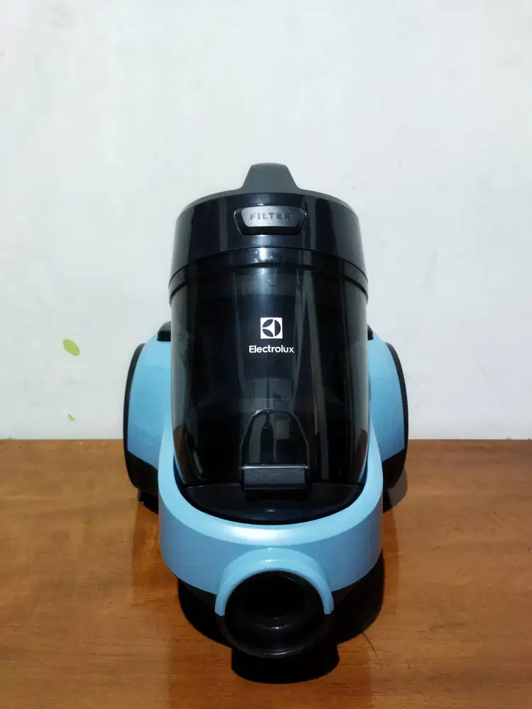 Vacuum ELECTROLUX BAGLESS CANISTER VACUUM CLEANER EASE C3 EC31-2BB