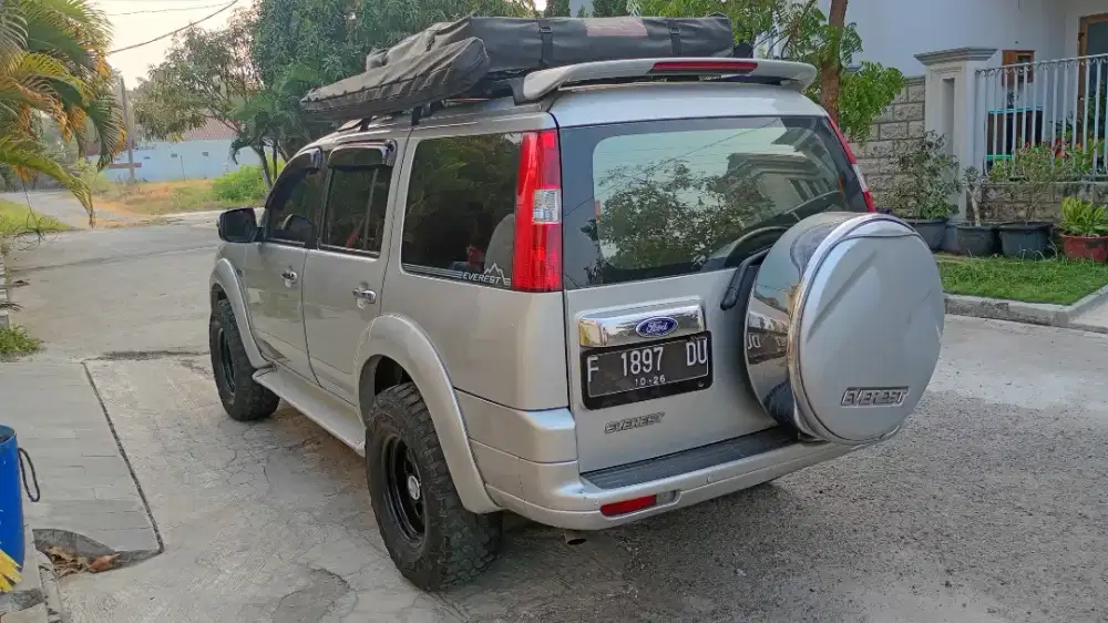Ford Everest matic super istimewa pajak hidup