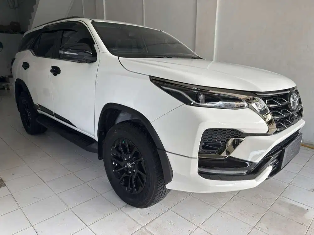 Fortuner 2.8 GR Sport 2024 Putih