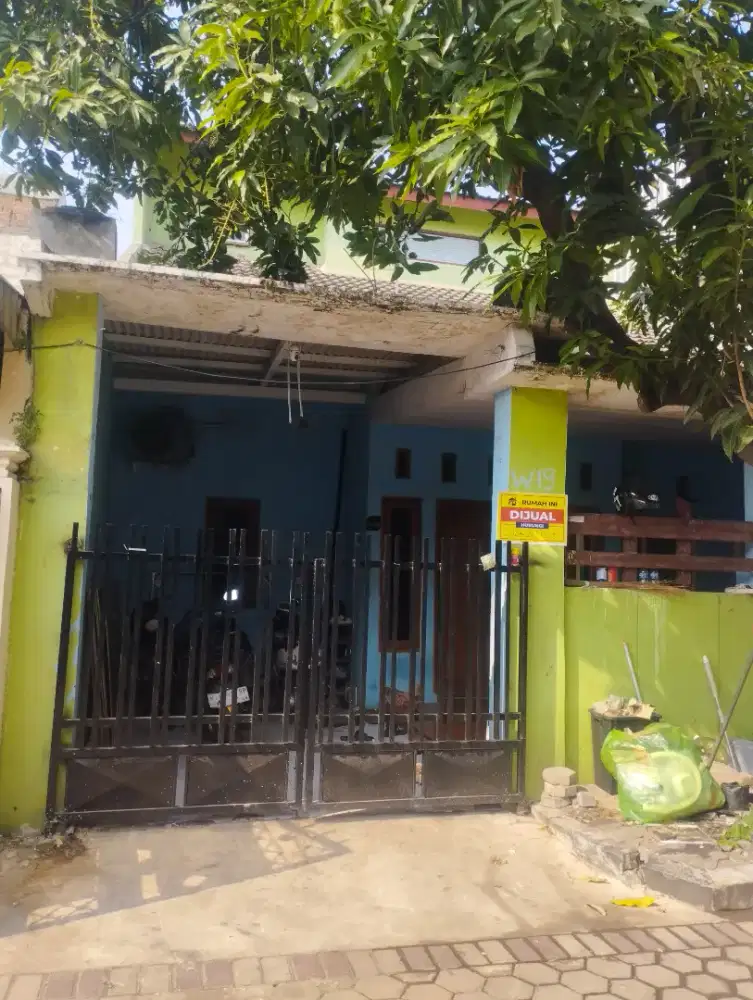 Dijual rumah 2 lantai