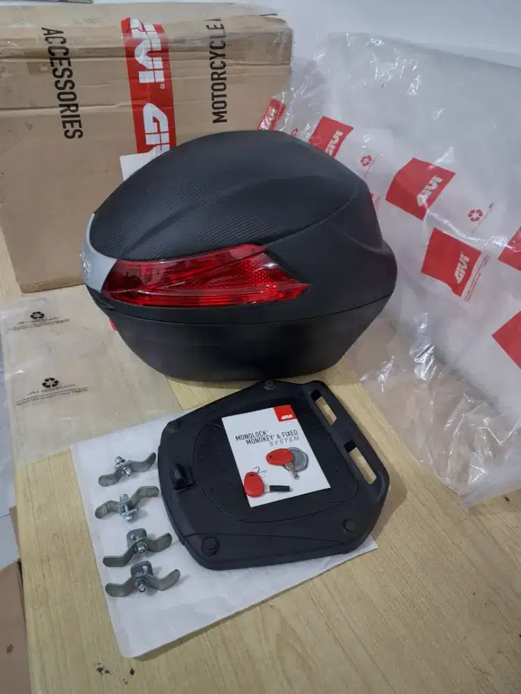 Box GIVI B34N komplit 100% baru tanpa cacat. Jual krn Tidak jadi pakai