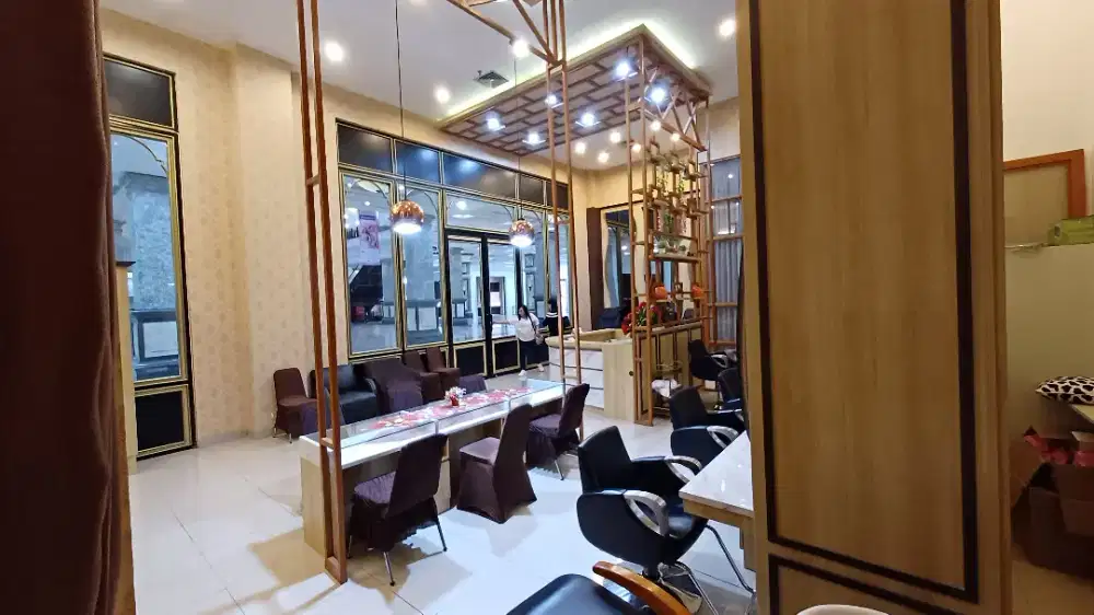 Dibutuhkan terapis untuk perawatan rambut