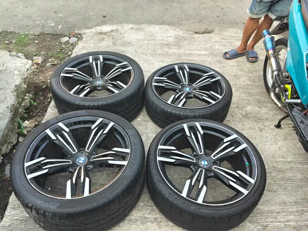 Jual vleg BMW R20 lbar 8.5/10 et 35.48 kond mulus ban Pirelli 4pcs .