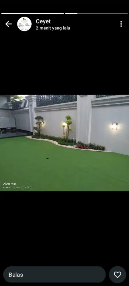 Pembuatan taman kering kombinasi rumput sintetis/rumput plastik