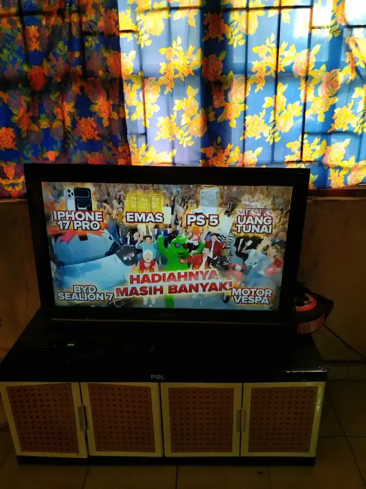 Di jual TV LED merk thosiba tiga dua inc kondisi normal