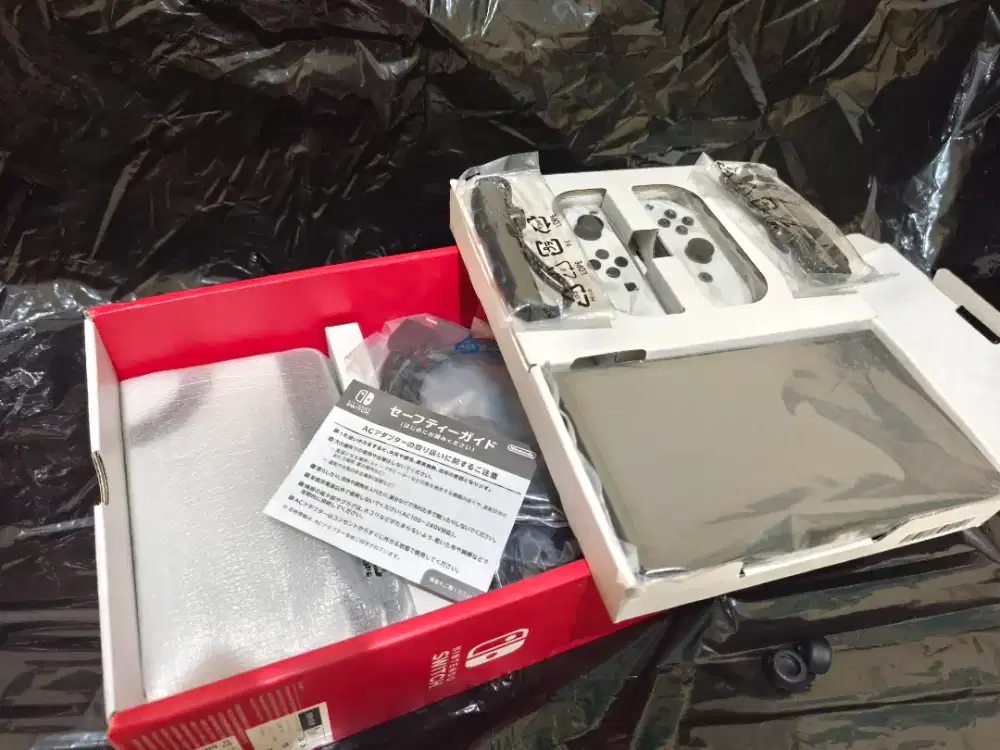 NINTENDO SWITCH OLED 64GB + 128GB, GARANSI 3BLN, MULUS 100%
