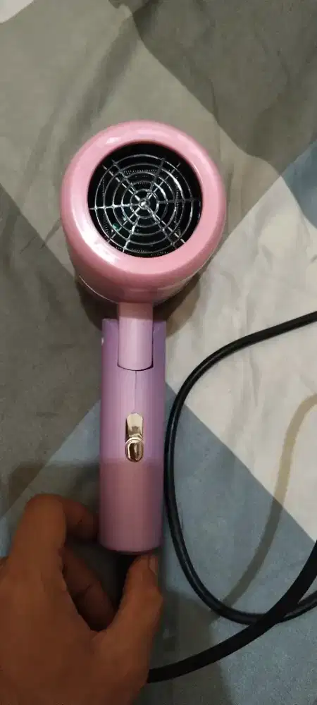 Hairdryer / pengering rambut