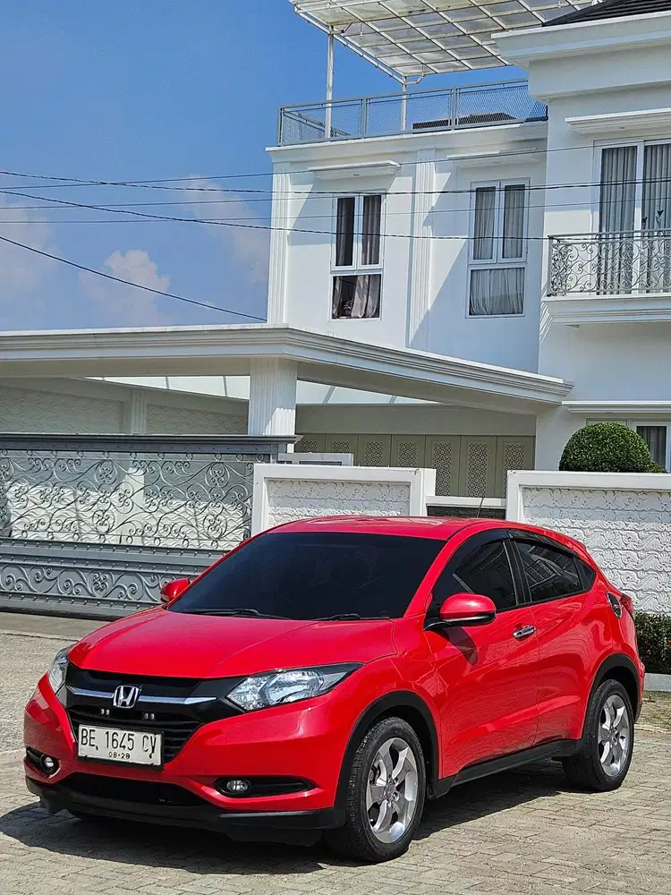 Honda hrv 2018 e cvt 1.5 metik istimewa jual cepat aja yuk buruan