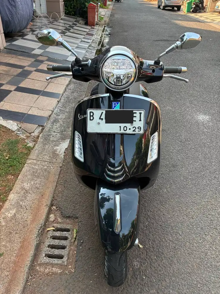 Vespa GTS 150 HITAM RAWATAN 2024 (Facelift Keyless)