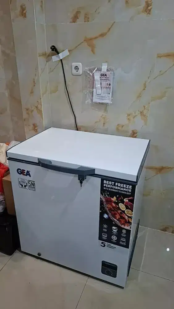 Gea Chest Freezer Box AB-208R