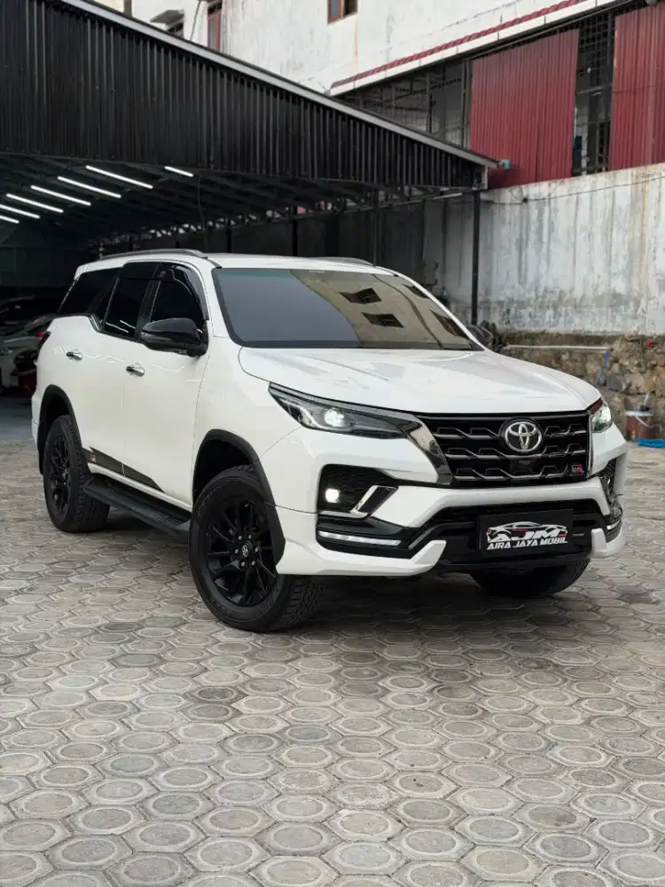 Toyota Fortuner GR2,8 tahun 2023 metic solar