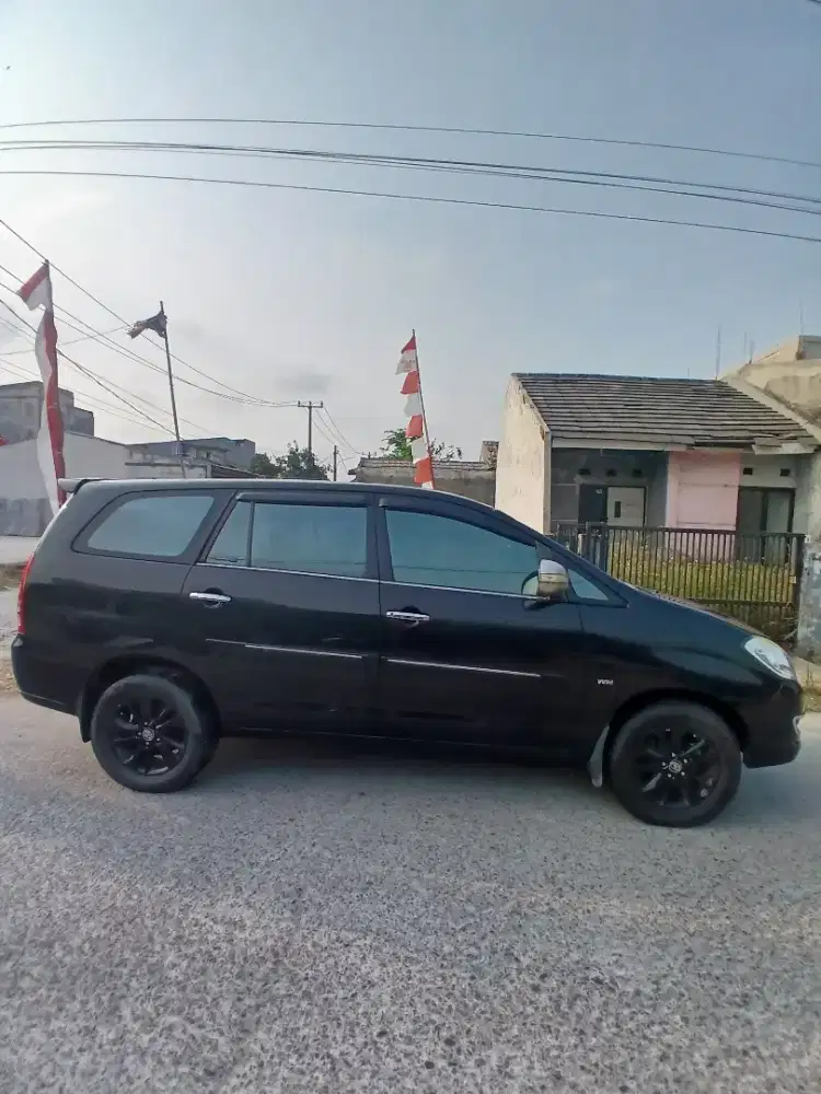 Toyota Kijang Innova 2005 Bensin