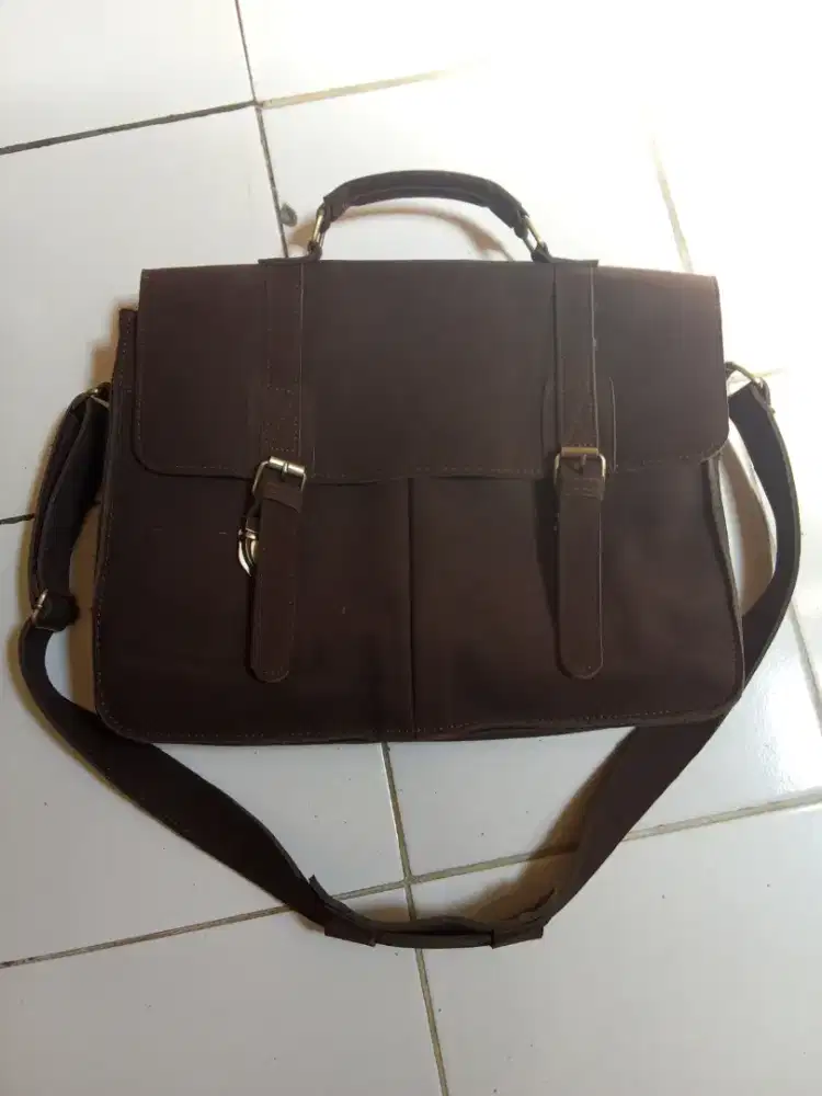 Tas kantor / kerja buat laptop bahan kulit asli