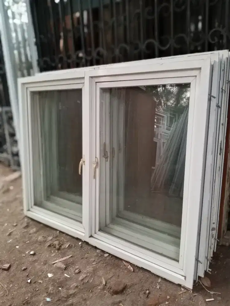 Jendela Aluminium 1& 2 daun type swing