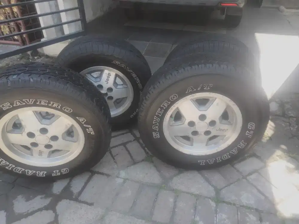 Velg dan ban cherokee