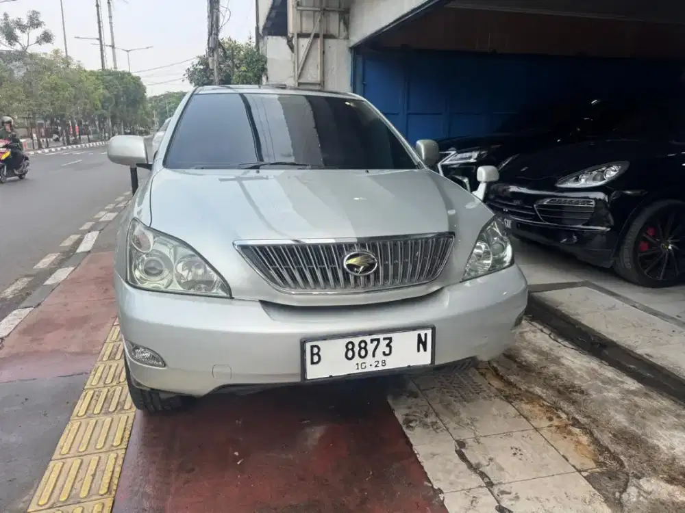 Toyota harrier 3.0 AWD th 2005 AT siap pakai
