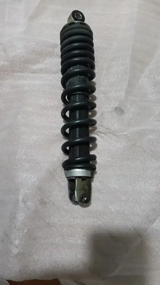 Jual sokbreker Scoopy masih mulus
