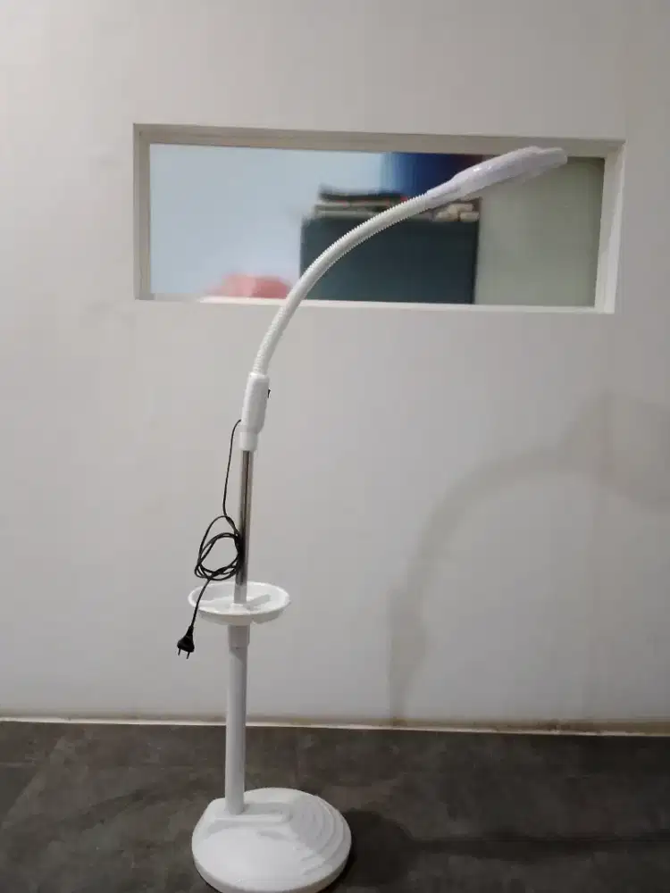 Lampu Kecantikan / Lampu LED Berdiri Fleksibe