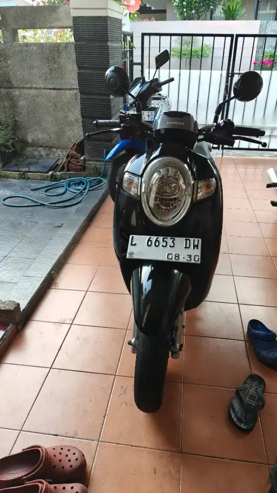 Honda Scoopy hitam terawat