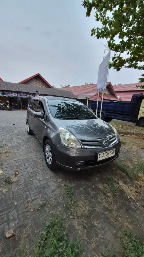 Istimewa.!! Nissan Livina AT 2013