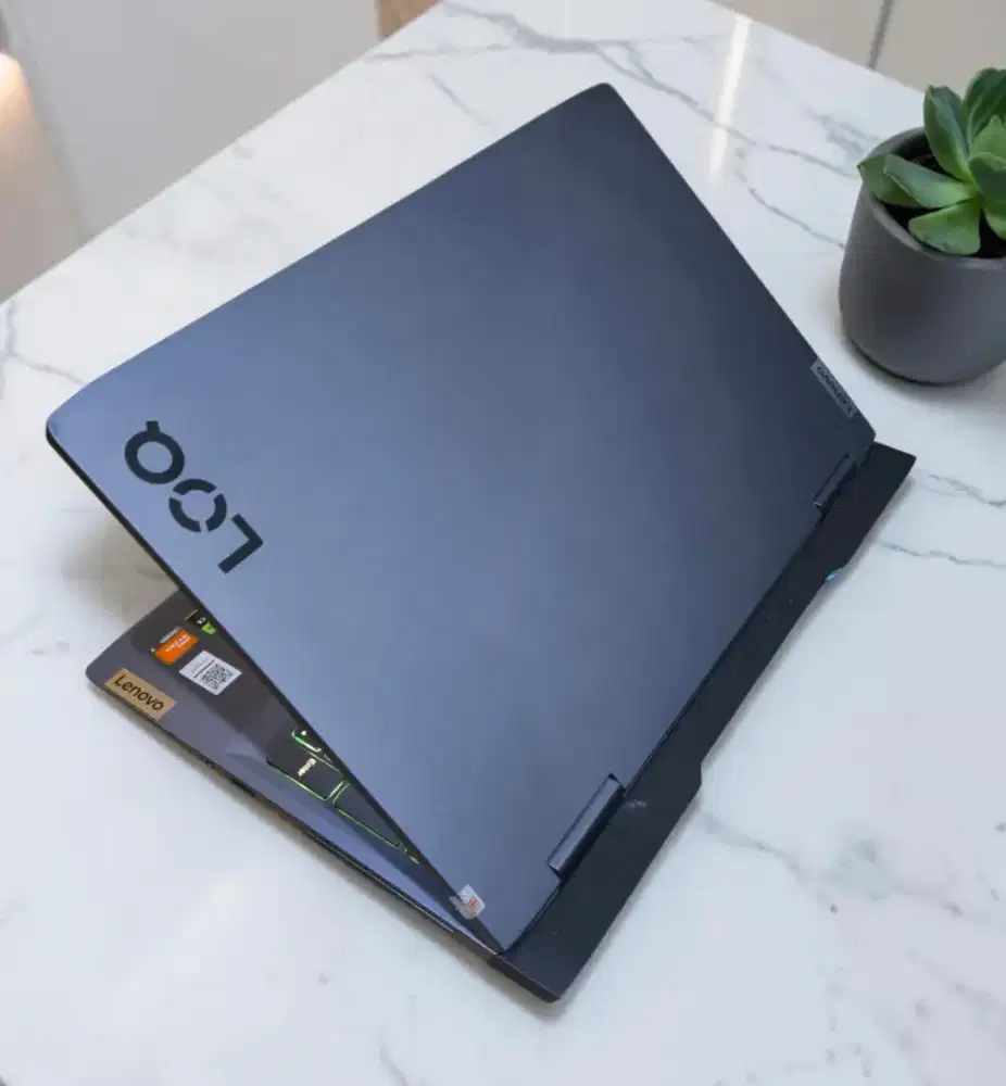 LENOVO LOQ Ryzen 7 7840HS RTX 3050 6Gb